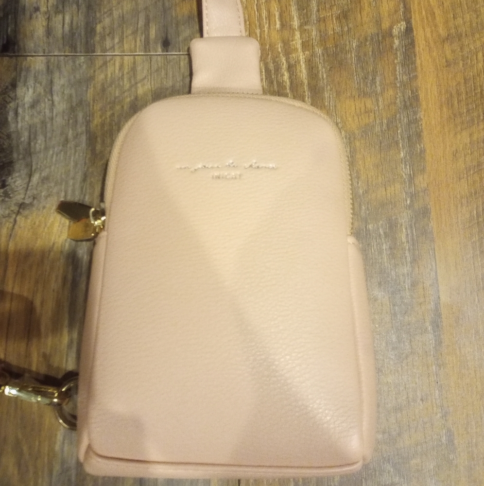 Crossbody - Picture 2 of 5